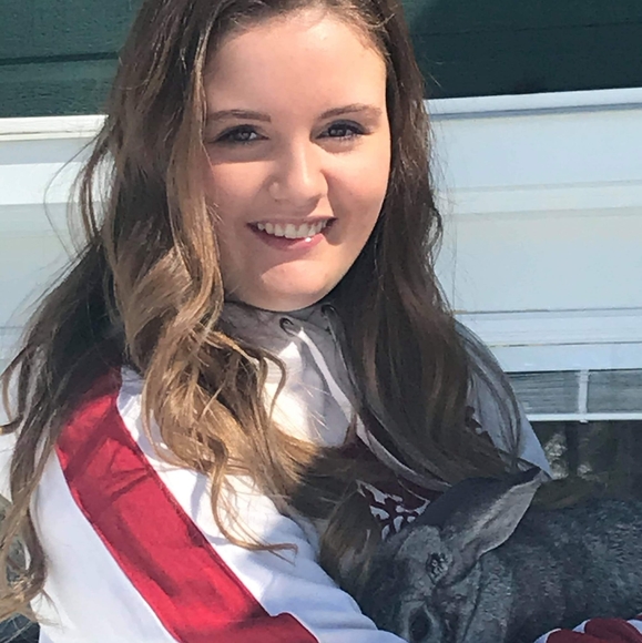 Meet your Posher, Kaitlin - Picture 1 of 1